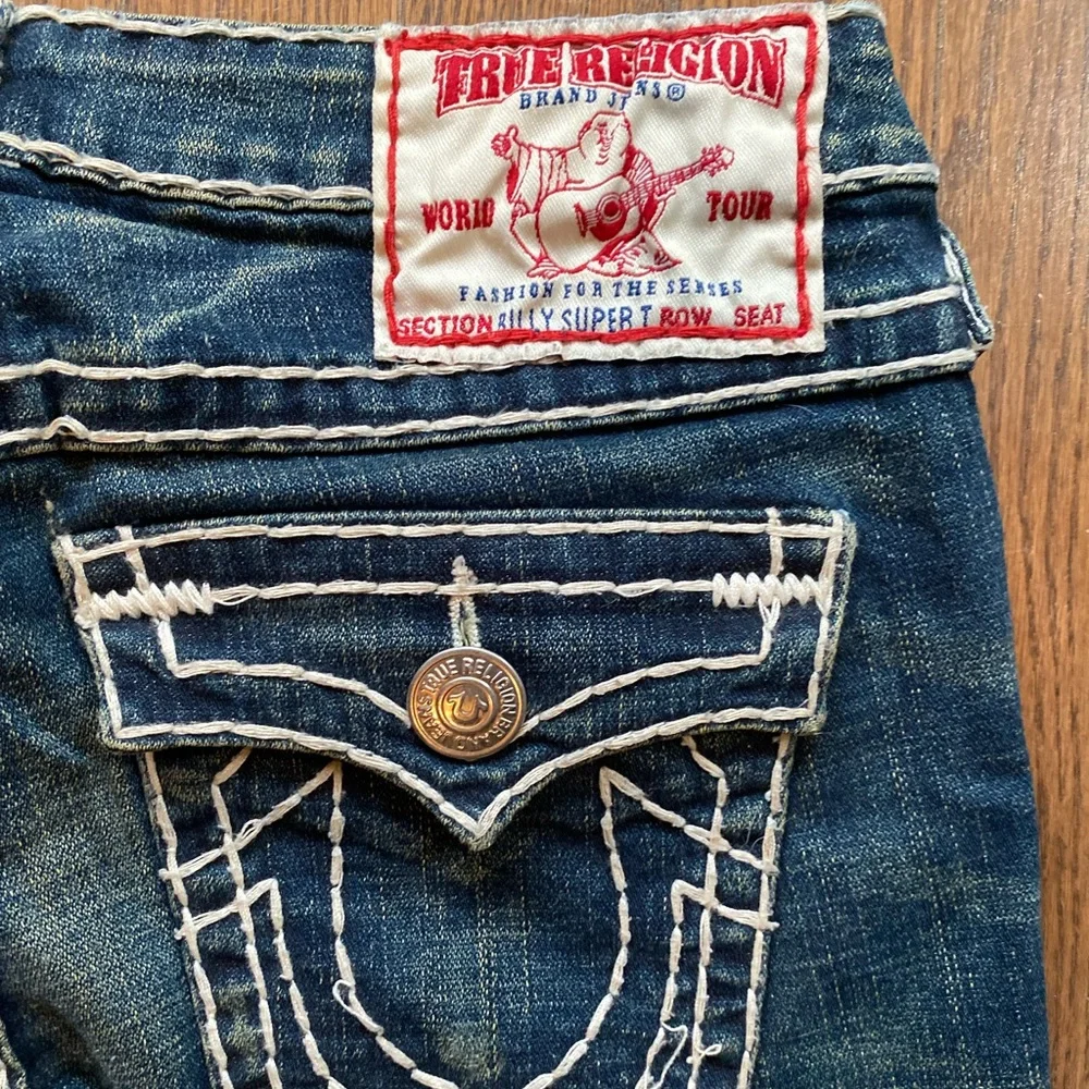 True Religion Dark Blue Denim Jeans with White Stitching - Picture 5 of 7